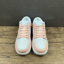 Cargar imagen en el visor de la galería, SB Dunk Low Move To Zero Pale Coral White DD1873-100