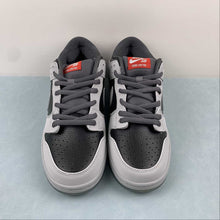 Cargar imagen en el visor de la galería, Dunk Low Premium SB Quickstrike Atlas Black Wolf Grey 504750-020