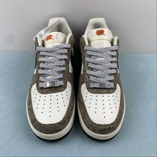 Cargar imagen en el visor de la galería, Undefeated x Air Force 1 Low White Black Brown BS9055-830