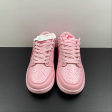 Cargar imagen en el visor de la galería, SB Dunk Low PS Triple Pink DH9756-600