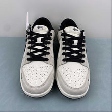 Cargar imagen en el visor de la galería, Stussy x SB Dunk Low Off White Black FC1688-151