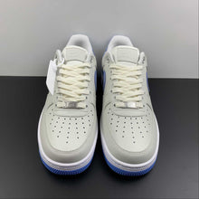 Cargar imagen en el visor de la galería, Air Force 1 Low LXX Summit White University Blue DX1193-100