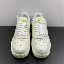 Cargar imagen en el visor de la galería, Air Force 1 07 Low Cream White Light Green Metallic Gold FB1839-555