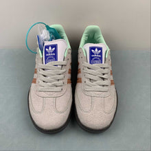 Cargar imagen en el visor de la galería, Adidas Samba OG Crystal White Clay Strata Gum ID2047