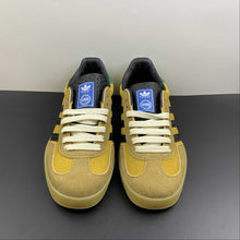 Cargar imagen en el visor de la galería, Adidas x Gucci Gazelle Taupe Khaki Green Black