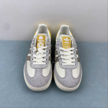 Cargar imagen en el visor de la galería, Kasina x Adidas Samba Off White Trace Khaki Grey IE0169
