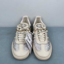 Cargar imagen en el visor de la galería, Adidas Samba OG Salt Water Pearl JQ2616