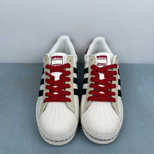 Cargar imagen en el visor de la galería, Adidas Superstar x Stussy BZ2522