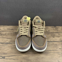 Cargar imagen en el visor de la galería, Undefeated x SB Dunk Low SP Canteen Lemon Frost DH3061-200