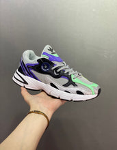 Cargar imagen en el visor de la galería, Adidas Astir Silver Core Black GY1121