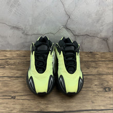 Cargar imagen en el visor de la galería, Adidas Yeezy Boost 700 MNVN Phopho FV4443