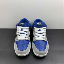 Cargar imagen en el visor de la galería, SB Dunk Low Pro Futura White Black Shark Nightshade 304292-013