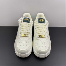 Cargar imagen en el visor de la galería, Air Force 1 07 Low Off White Green Gold MN5696-309