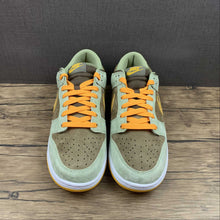 Cargar imagen en el visor de la galería, SB Dunk Low Dusty Olive Pro Gold DH5360-300