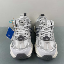 Cargar imagen en el visor de la galería, Adidas XLG Runner Deluxe Gray Silver Cloud White JP5761