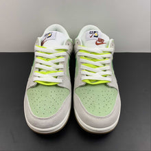 Cargar imagen en el visor de la galería, SB Dunk Low SE 85 Grey Green Brown DO9457-116