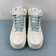 Cargar imagen en el visor de la galería, Undefeated x Air Force 1 07 Mid Light Blue White GB5969-002