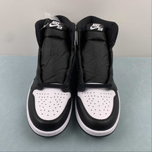 Cargar imagen en el visor de la galería, Air Jordan 1 Retro High OG Black White DZ5485-010