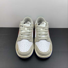 Cargar imagen en el visor de la galería, SB Dunk Low Light Iron Ore University Red Game Royal DV3497-001