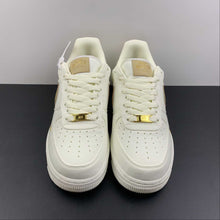 Cargar imagen en el visor de la galería, Air Force 1 07 Low Beige Gold MN5696-509