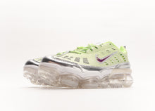 Cargar imagen en el visor de la galería, Air VaporMax 360 Barely Volt CQ4538-700