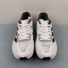 Cargar imagen en el visor de la galería, Adidas ADIZERO Boston 11 Crystal White Night Metallic Linen Green GY8407