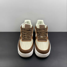 Cargar imagen en el visor de la galería, LV x Air Force 1 07 Low Salute Cream Brown DC8877-202