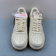 Cargar imagen en el visor de la galería, Air Force 1 07 Low Cream White Brown Gold DQ7658-109