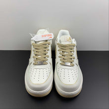 Cargar imagen en el visor de la galería, Air Force 1 07 Low White Light Brown BS8806-555