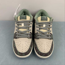 Cargar imagen en el visor de la galería, SB Dunk Low Crenshaw Skate Club Beige Multi-Color Blue FN4193-100