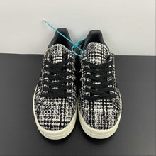 Cargar imagen en el visor de la galería, INVINCIBLE x DAYZ x Adidas Campus 80s Core Black Cream White HP2821