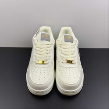 Cargar imagen en el visor de la galería, Air Force 1 07 Low Ice Blue Cream Gold MN5696-009