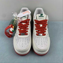 Cargar imagen en el visor de la galería, Undefeated x Air Force 1 07 Low Merry Christmas Red Green DH6239-839