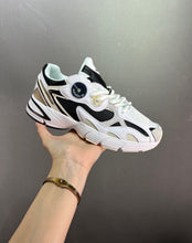 Cargar imagen en el visor de la galería, Adidas Astir Cloud White Core Black Cream White GY9549