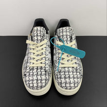 Cargar imagen en el visor de la galería, INVINCIBLE x DAYZ x Adidas Campus 80s Core White Black HP2820