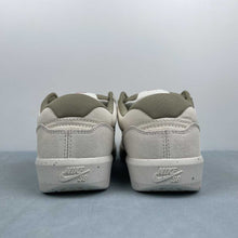 Cargar imagen en el visor de la galería, SB Force 58 Coconut Milk Neutral Olive DV5477-106