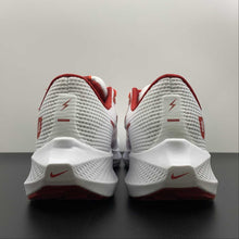 Cargar imagen en el visor de la galería, Air Zoom Pegasus 40 Bowerman Track Club FJ2844-100