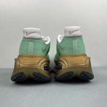 Cargar imagen en el visor de la galería, Nike Vomero Premium Lt Green Gold FN8453-030