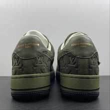 Cargar imagen en el visor de la galería, Louis Vuitton Trainer Snaker x Air Force 1 Green Camo LK0229