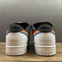 Cargar imagen en el visor de la galería, Polaroid x SB Dunk Low Black Multicolor DH7722-001