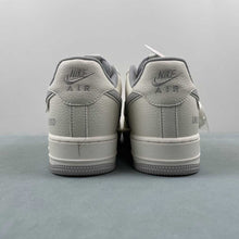 Cargar imagen en el visor de la galería, Undefeated x Air Force 1 07 Low Off White Light Grey UT2023-203