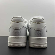 Cargar imagen en el visor de la galería, Louis Vuitton x Air Force 1 White Gray 6601-1