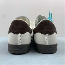 Cargar imagen en el visor de la galería, Adidas Gazelle Foot Industry Leather White Brown IG1895