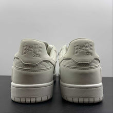 Cargar imagen en el visor de la galería, BAPE Sk8 STA Triple White