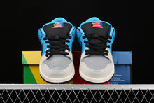 Cargar imagen en el visor de la galería, Instant Skateboards x SB Dunk Low Blue Hero Pale Ivory Black CZ5128-400