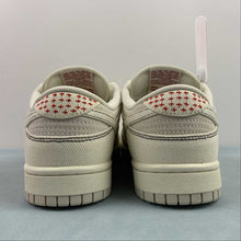 Cargar imagen en el visor de la galería, SB Dunk Low Light Orewood Brown Pale Ivory DV0834-100