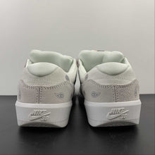 Cargar imagen en el visor de la galería, SB Force 58 Gray and Black Cashew Flower 942237-1001