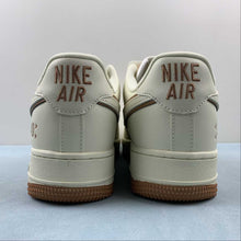 Cargar imagen en el visor de la galería, Air Force 1 07 Low Cream White Brown Gold DQ7658-109