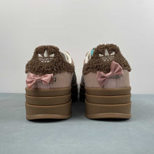 Cargar imagen en el visor de la galería, Adidas Gazelle Bold Wonder Quartz Core Black Core Black IE0429