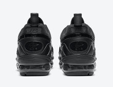 Cargar imagen en el visor de la galería, Air VaporMax EVO Triple Black CT2868-003